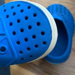 Electric blue toddler shoes, Size 5C